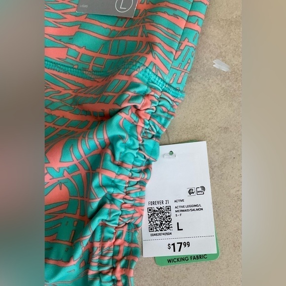 Forever 21 High-Rise Biker Short - Picture 3 of 9